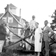 <strong>Portrait de famille (Pierre Dansereau à l’extrême droite) devant le cottage Shea à Bay View aux États-Unis</strong>