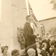 <strong>L’abbé Lionel Groulx au monument de Dollard des Ormeaux lors d’un rassemblement des Jeune-Canada à Carillon</strong>